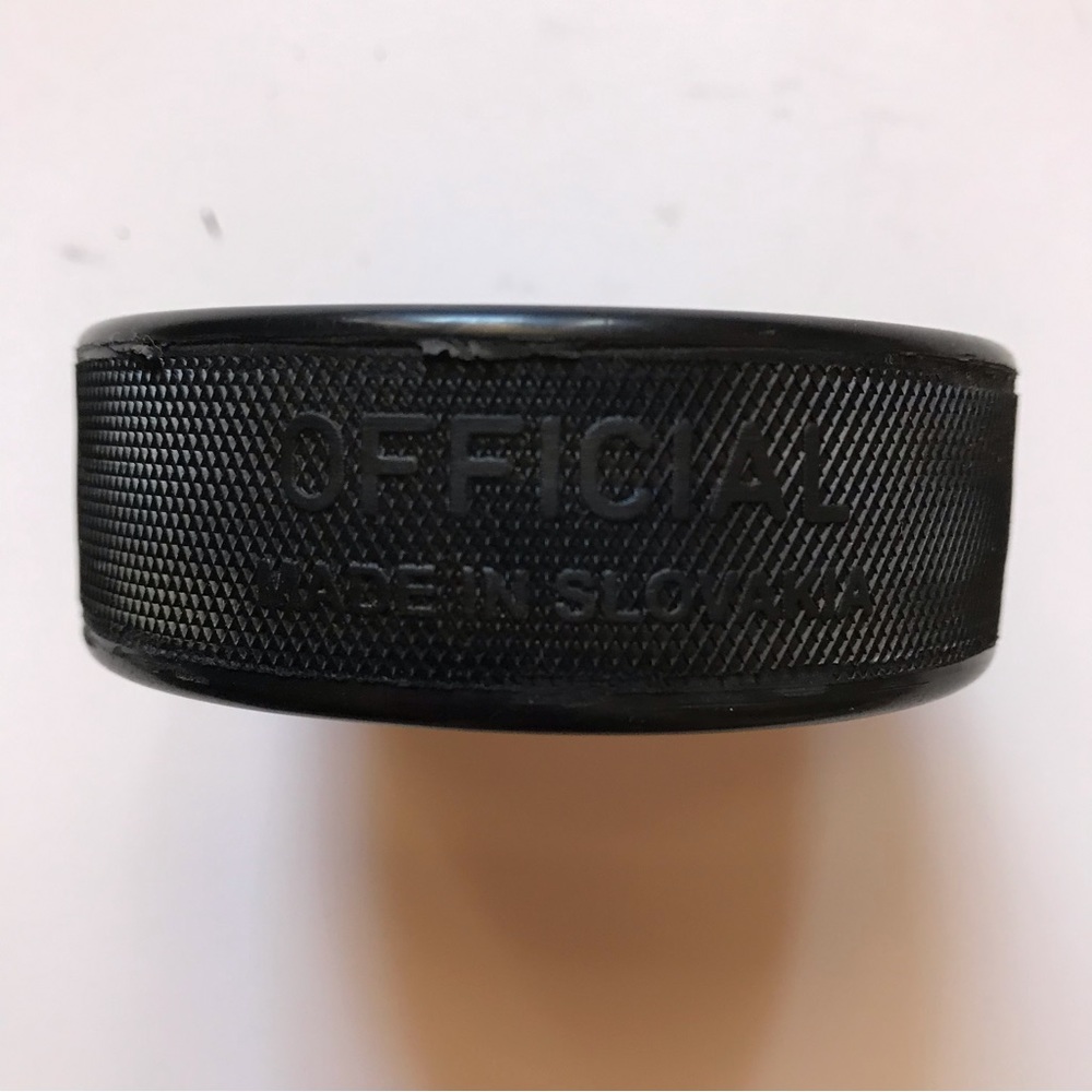 Vegas Golden Knights William Karlsson Official Hockey Puck 2018 Lady Byng Trophy - Picture 2 of 4